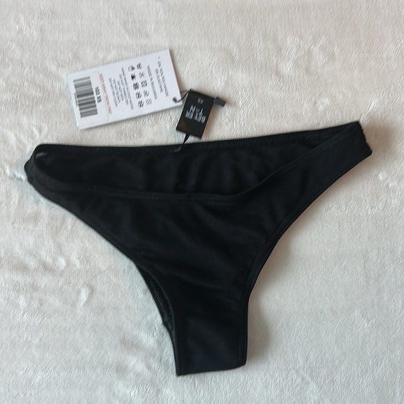 Tan-through Kea Bottom | Black - Picture 4 of 5